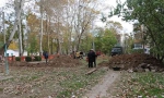 Прорвало трубу теплотрассы во дворе домов № 132, 136 и 138 по улице Л. Толстого - Kerch.Biz