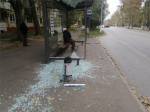 В Керчи разбили остановочный павильон "Библиотека" (фото)