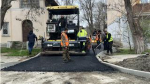 В Аршинцево асфальтируют внутриквартальные проезды (фото)