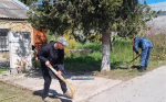 Сотрудники керченской колонии помогли в благоустройстве памятных мест