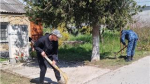 Сотрудники керченской колонии помогли в благоустройстве памятных мест