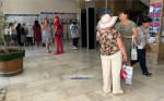 Керчане собрались у администрации, чтобы обратиться к президенту России (фото)