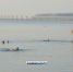 Керчане купаются на городской набережной (фото) - Kerch.Com.Ru