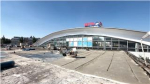 Крышу над центральным рынком снова ремонтируют (фото)